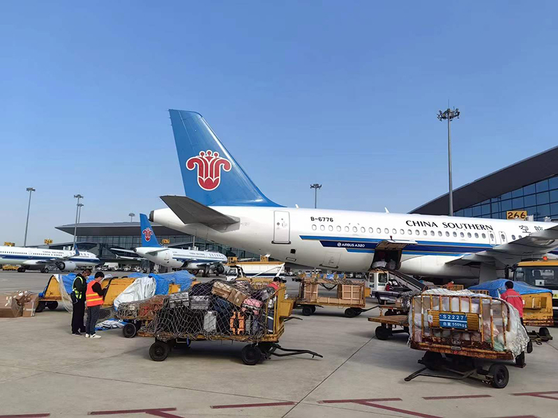 青田到和田空运公司-航空